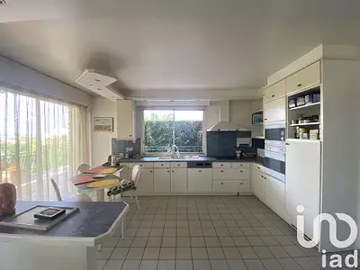 Maison, 215 m²