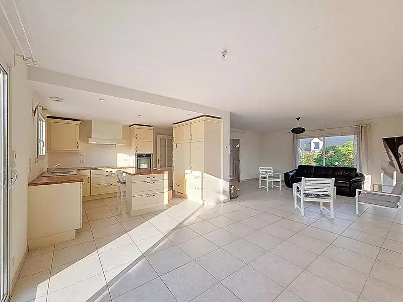 Maison, 169 m²