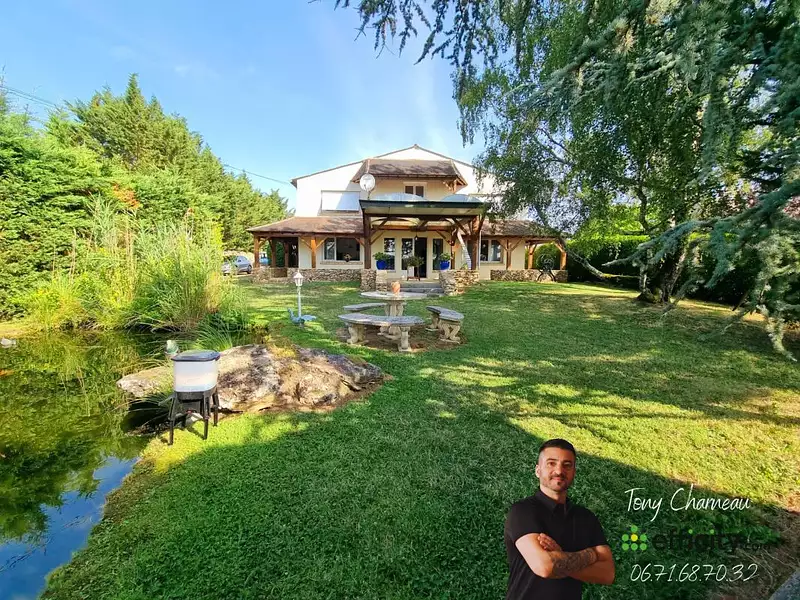 Maison, 260 m²
