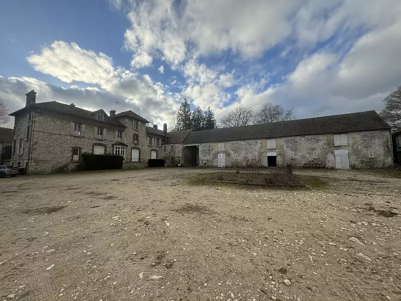 Maison, 784 m²