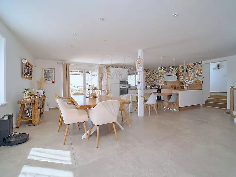 Maison, 180 m²
