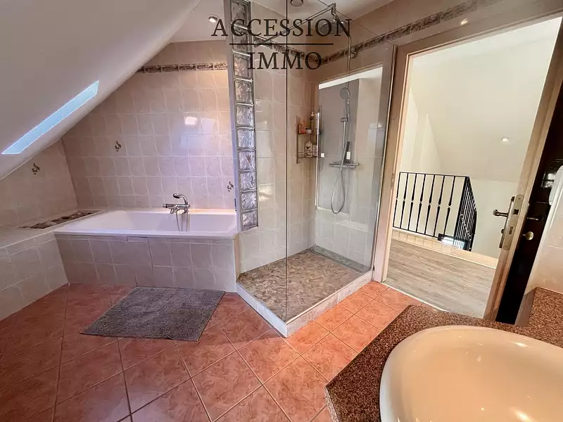 Maison, 195 m²