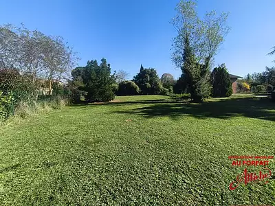 Terrain, 714 m²