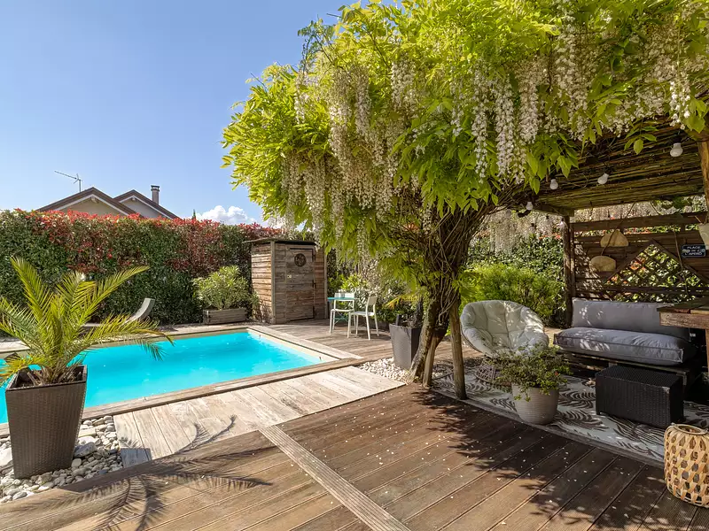 Maison, 166 m²
