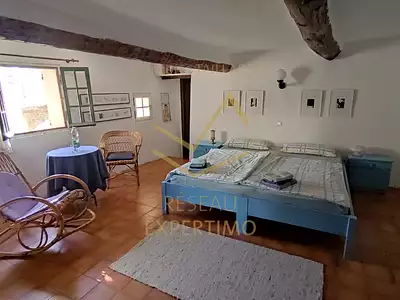 Maison, 221 m²