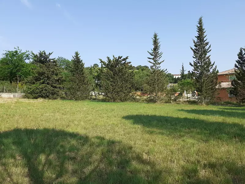 Terrain, 1 357 m²