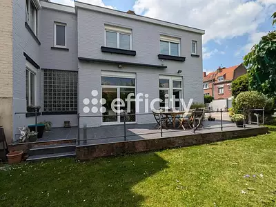 Maison, 242 m²