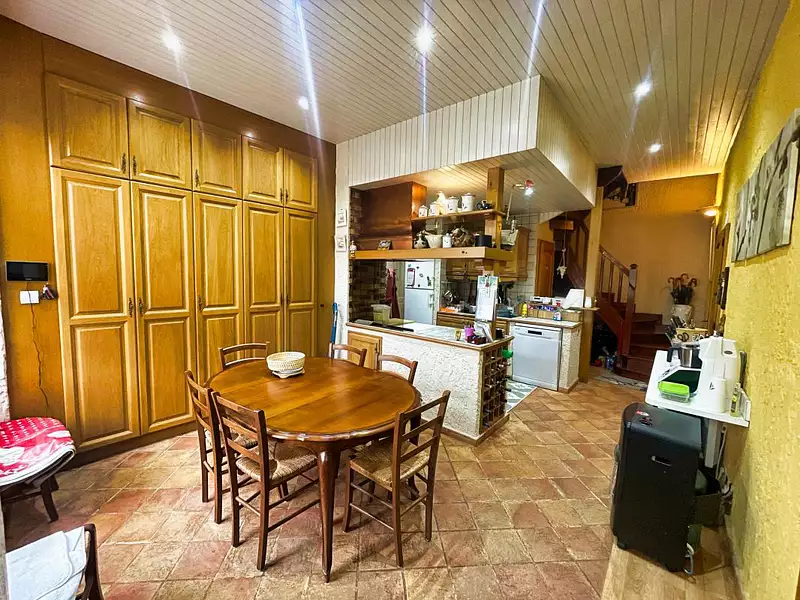 Maison, 216 m²