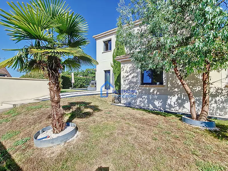Maison, 250 m²