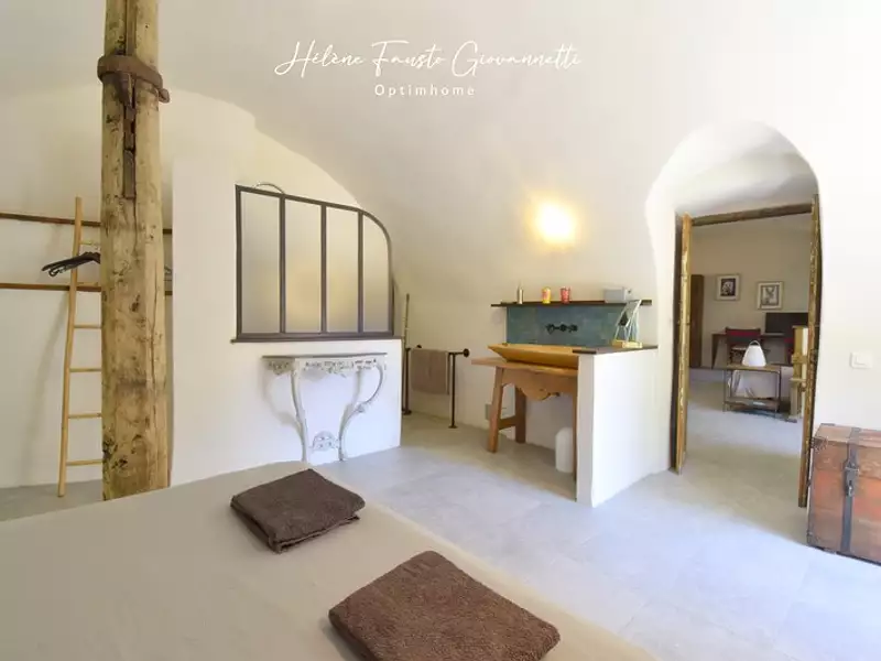 Maison, 235 m²
