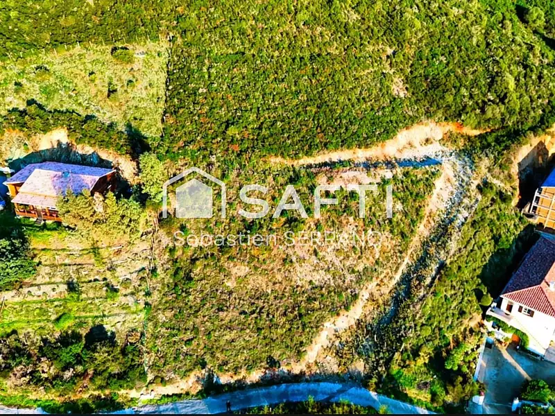 Terrain, 2 597 m²