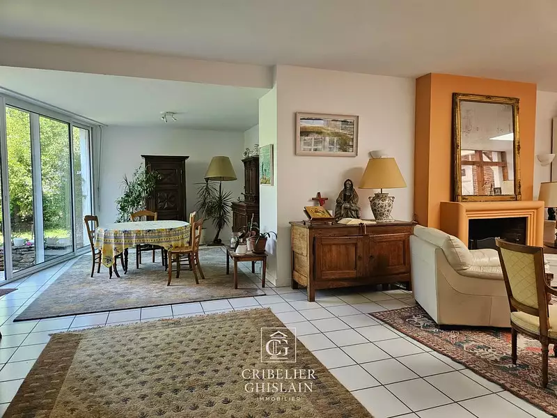 Maison, 248 m²
