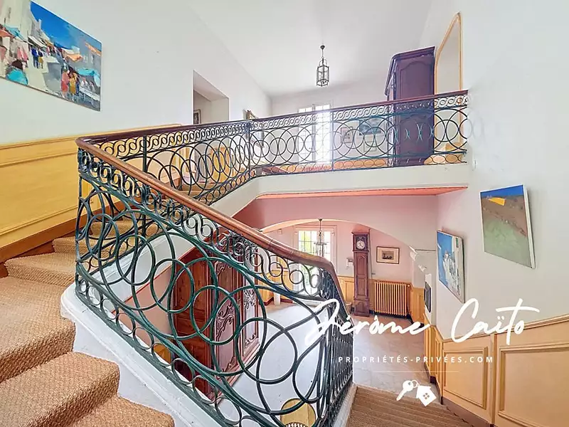Maison, 858 m²