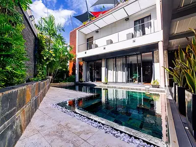Maison, 305 m²