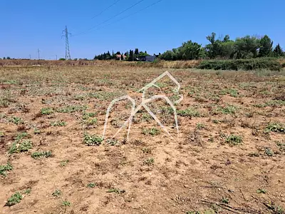 Terrain, 3 300 m²