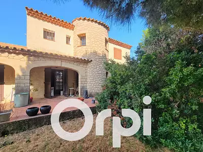 Maison, 250 m²