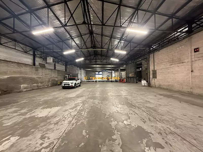 Divers, 1 200 m²