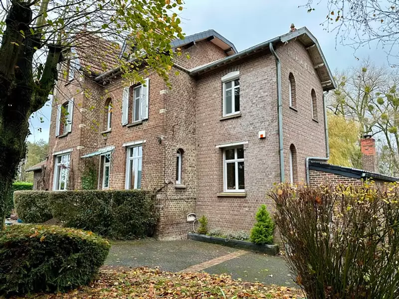 Maison, 225 m²