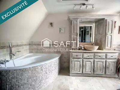 Maison, 242 m²