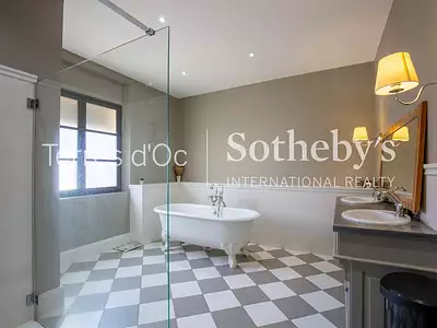 Maison, 245 m²