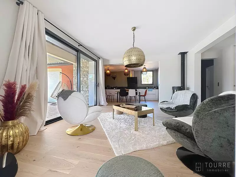 Maison, 240 m²