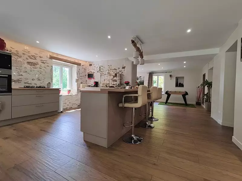Maison, 169 m²