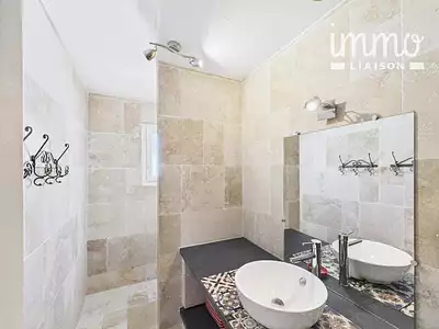 Maison, 250 m²