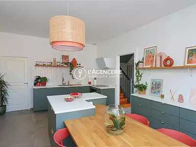 Maison, 196 m²