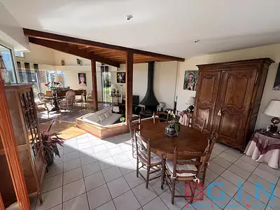 Maison, 235 m²
