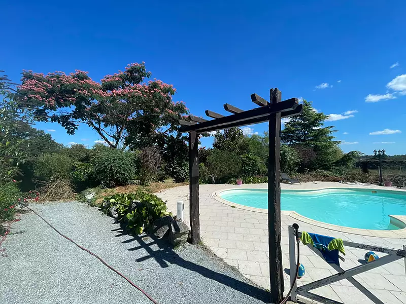 Maison, 600 m²