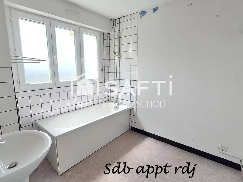 Immeuble, 140 m²