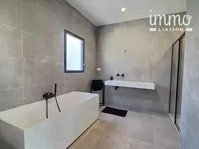 Maison, 210 m²