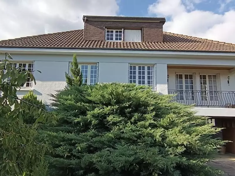 Maison, 242 m²