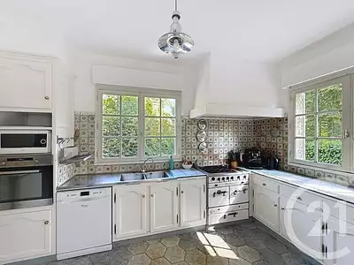 Maison, 350 m²