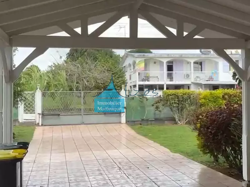 Maison, 230 m²