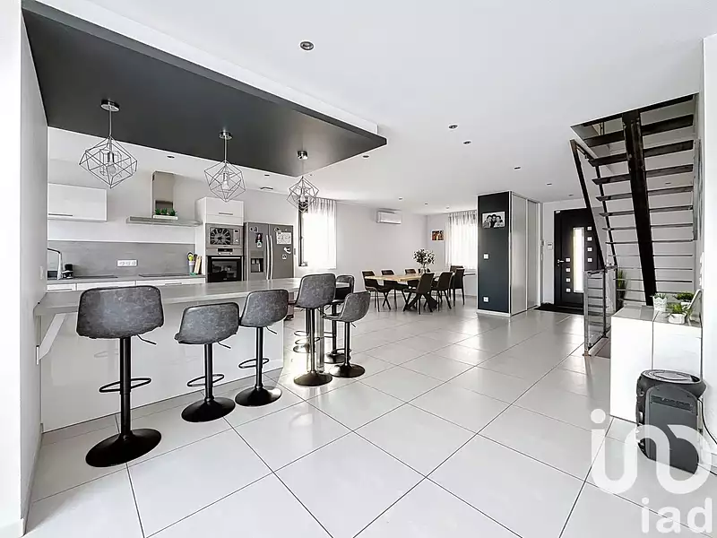 Maison, 151 m²