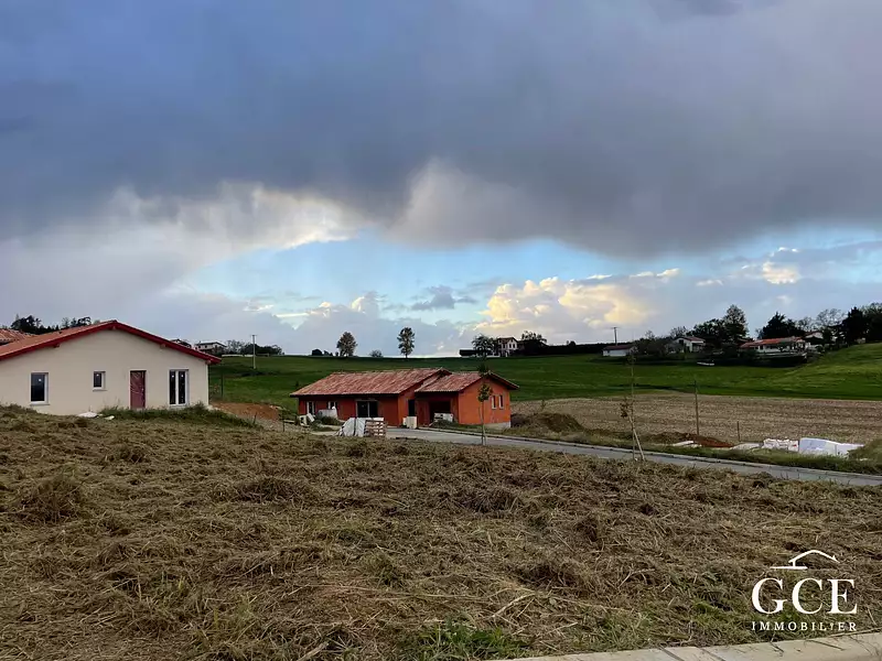 Terrain, 674 m²