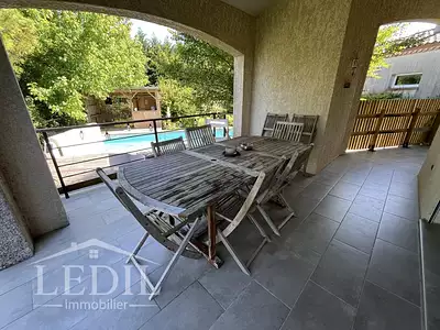Maison, 164 m²