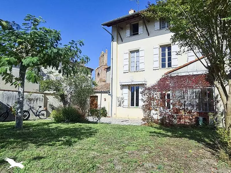 Maison, 245 m²