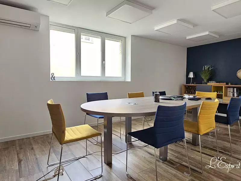 Immeuble, 120 m²