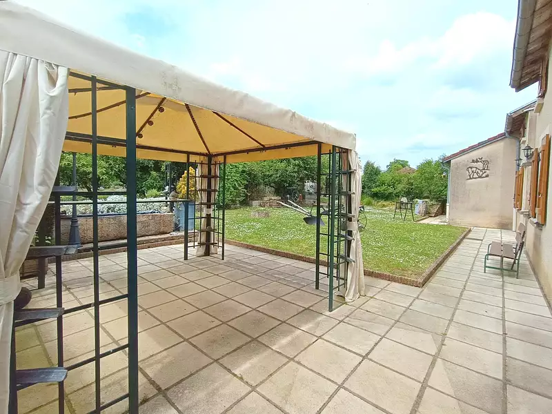 Maison, 240 m²