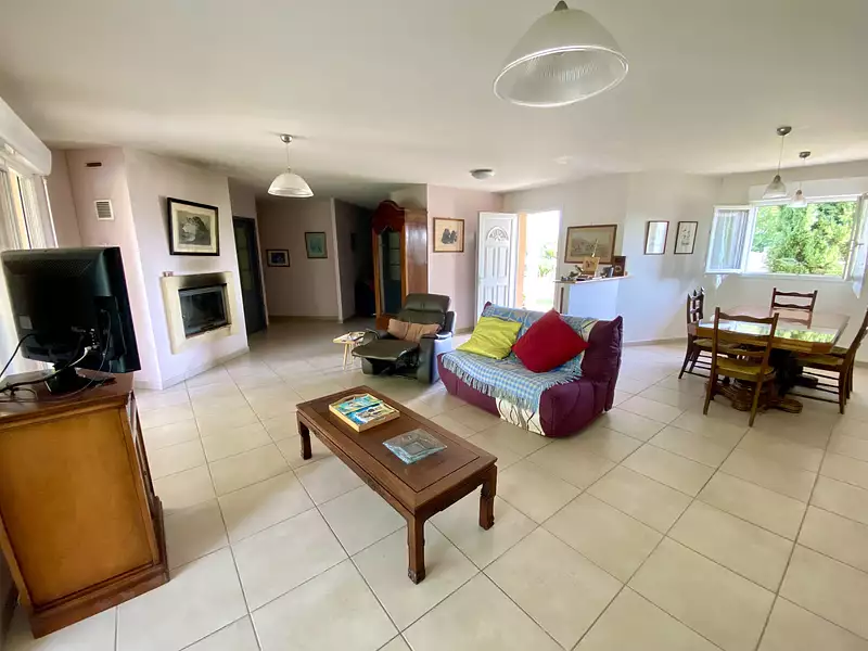 Maison, 232 m²