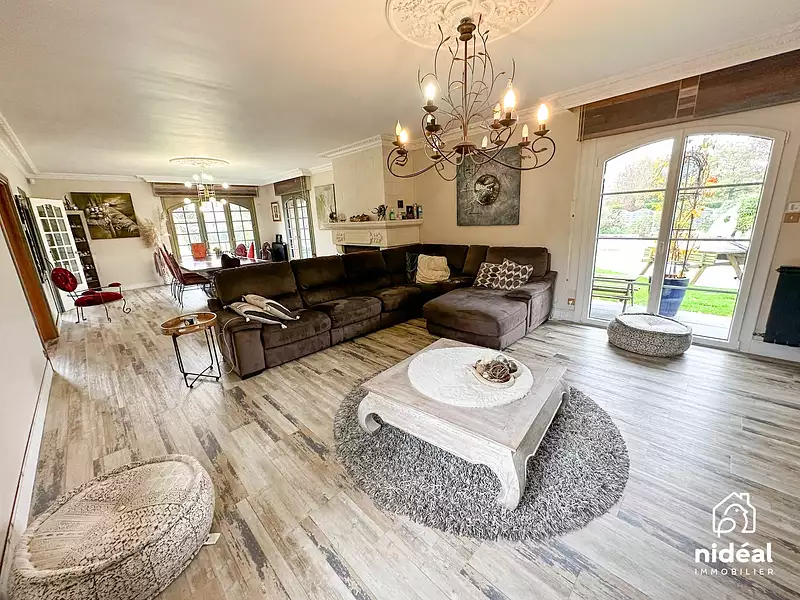 Maison, 198 m²