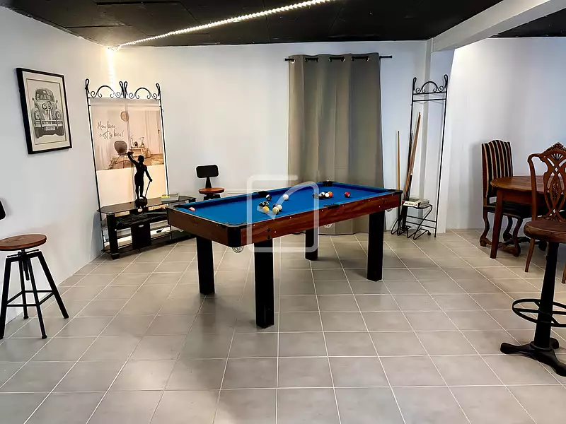 Maison, 281 m²