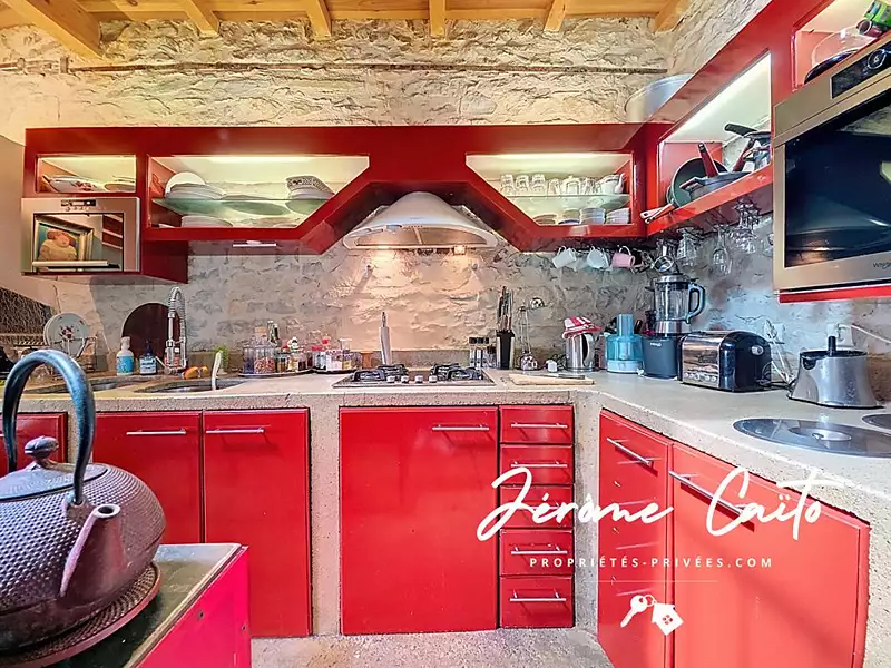 Maison, 858 m²