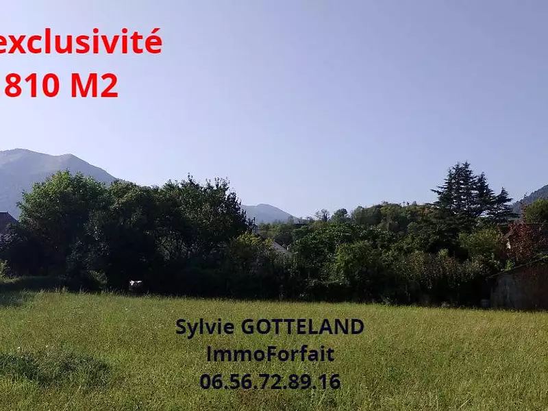 Terrain, 1 810 m²