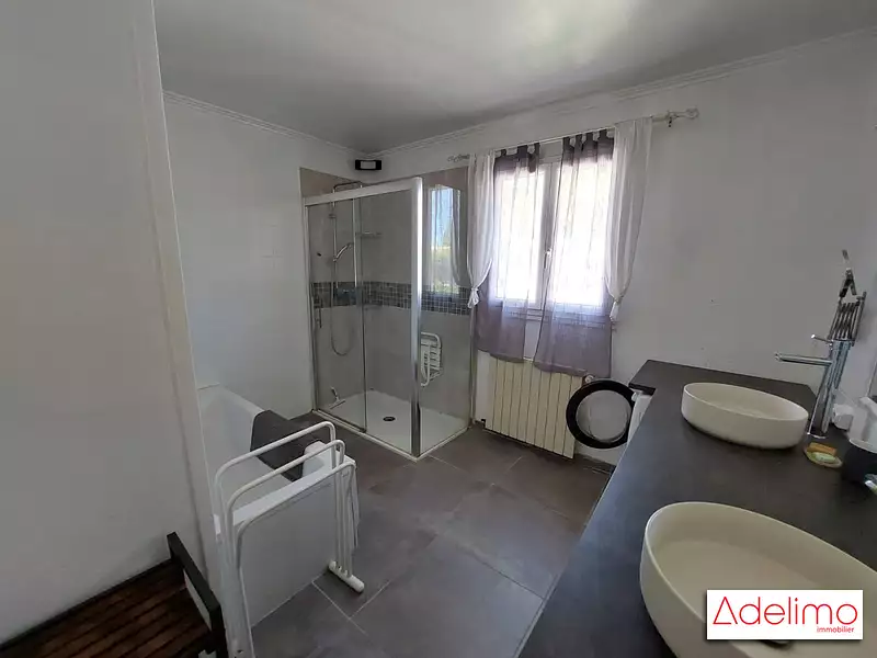 Maison, 231 m²