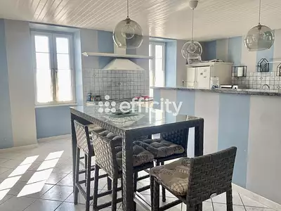 Maison, 245 m²