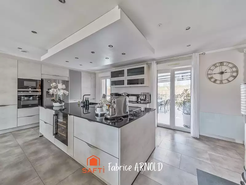 Maison, 165 m²
