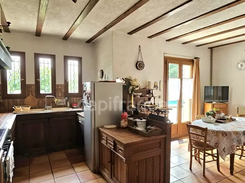 Maison, 196 m²